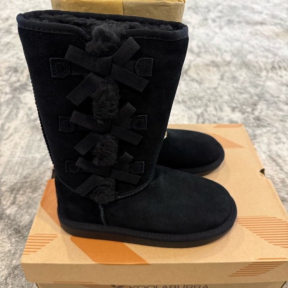 Koolaburra Victoria Girls Black Suede Boots Bow 3 - Picture 1 of 6